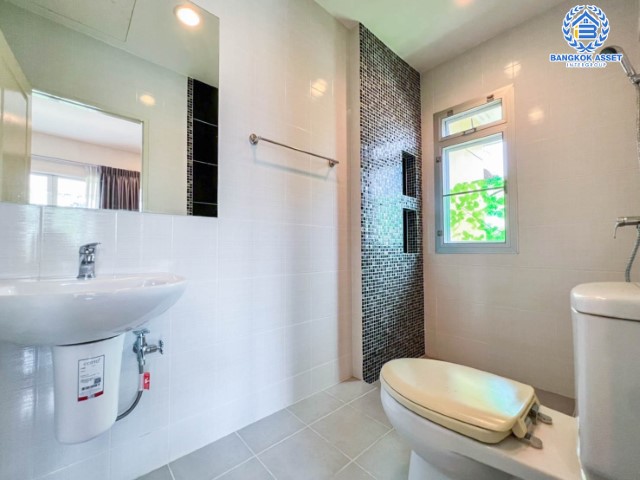 *****บ้านเดี่ยวมือสองนนทบุรี ม.ไลฟ์บางกอกบูเลอวาร์ด ราชพฤกษ์-รัตนาธิเบศร์ #หลังมุม เนื้อที่กว้างขวางถึง 69 ตร.ว. ฟังก์ชัน 3 ห้องนอน 4 ห้องน้ำ 2 ที่จอดรถ บนทำเลแห่งการเดินทาง ใกล้รถไฟฟ้าสายสีม่วง "สถานีท่าอิฐ" และทางด่วน "ศรีรัช" ห้ามพลาด!